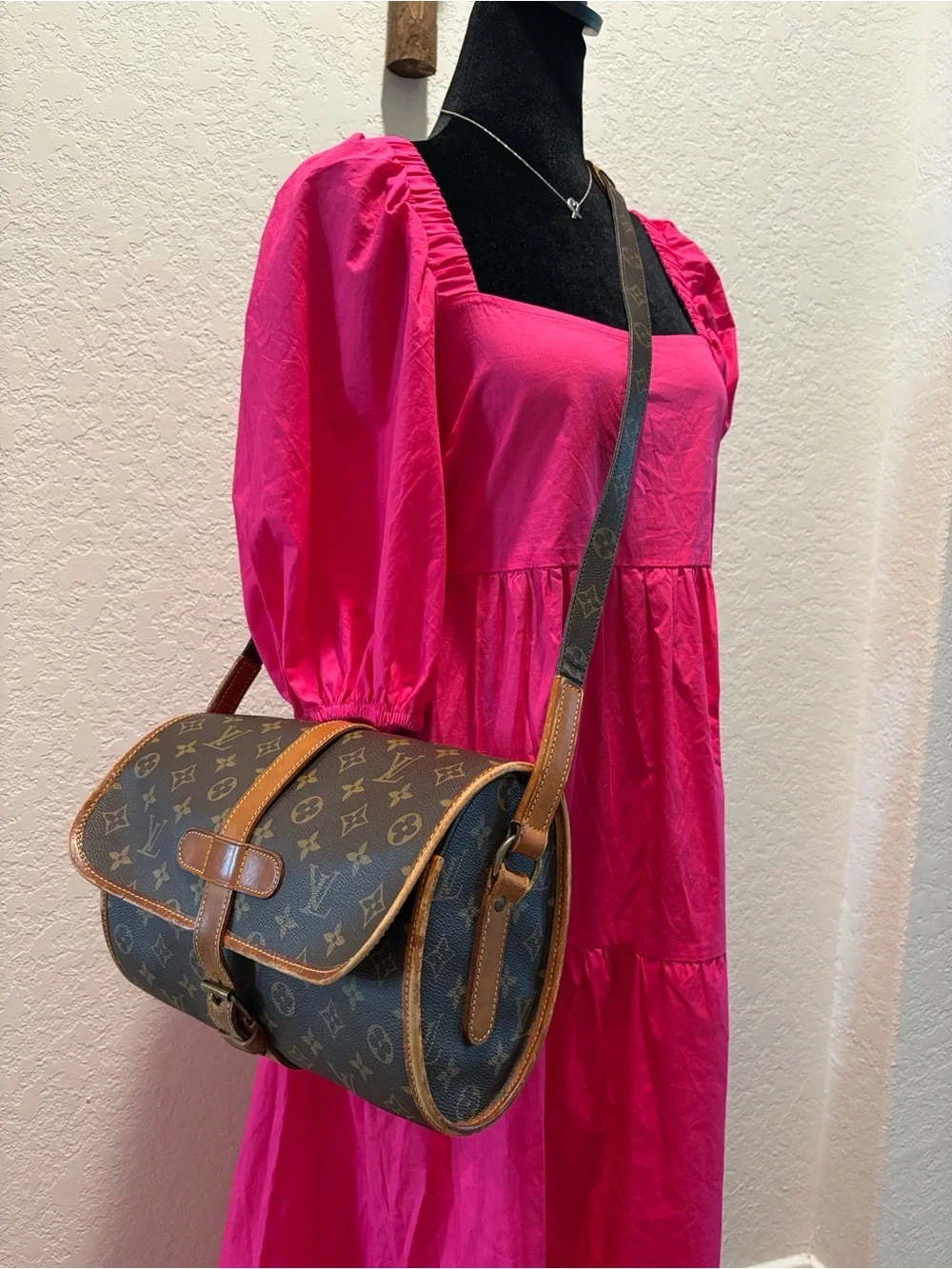 Louis Vuitton Marne Brown
Monogram Crossbody Bag - Picture 1 of 16